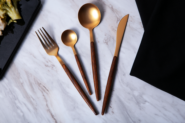 Set Cubiertos Malta Dorado 4 Pz